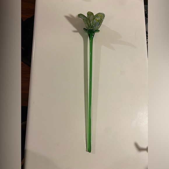 Beautiful Green Glass Flower 19” - Picture 2 of 11